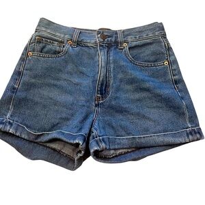 American Eagle High Rise Cuffed Hem Mom Short Medium Wash Denim Women’s Sz 2